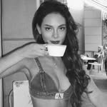 Erika Carlina 🍷's profile picture